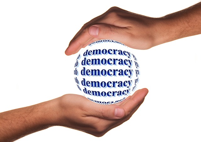 demokracie v rukou